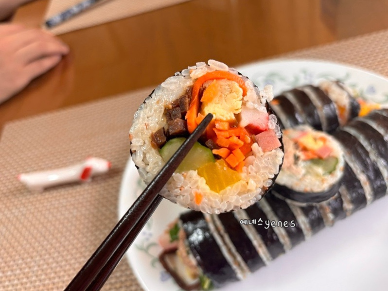 윤가네김밥 이미지