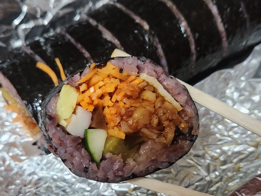 모퉁이흑미김밥 이미지