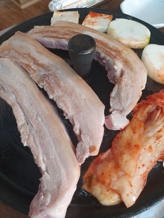 솥뚜껑삼겹살 이미지