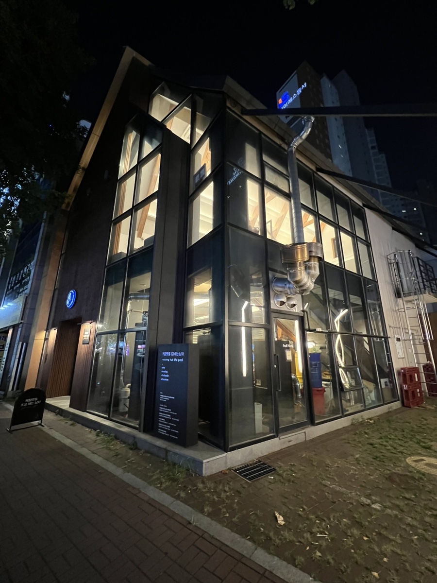 커피맛을조금아는남자더피크 이미지
