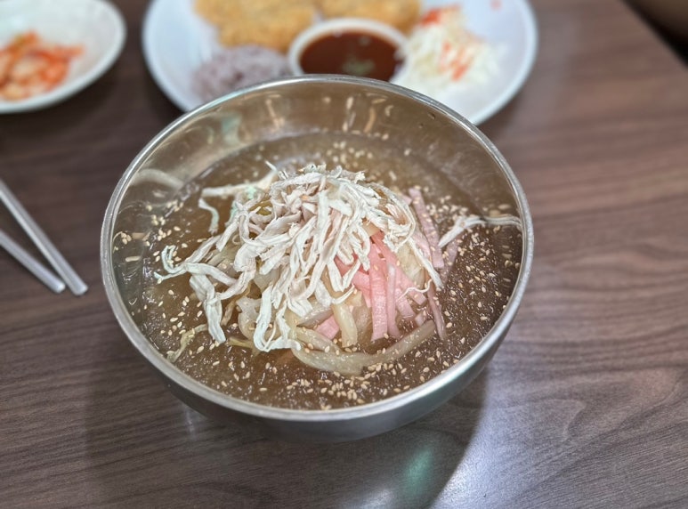 부뚜막초계국수 이미지