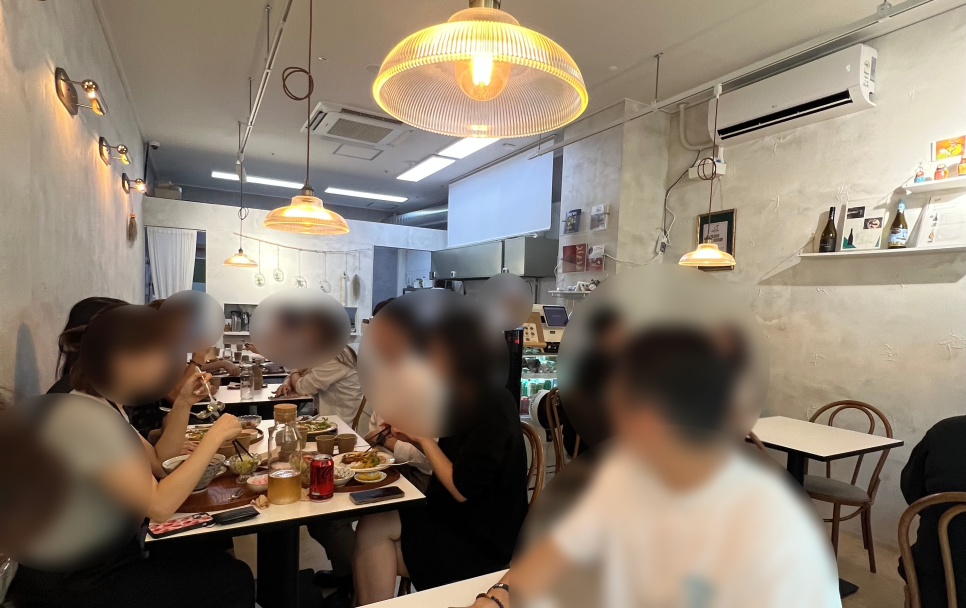 율리아테이블 이미지