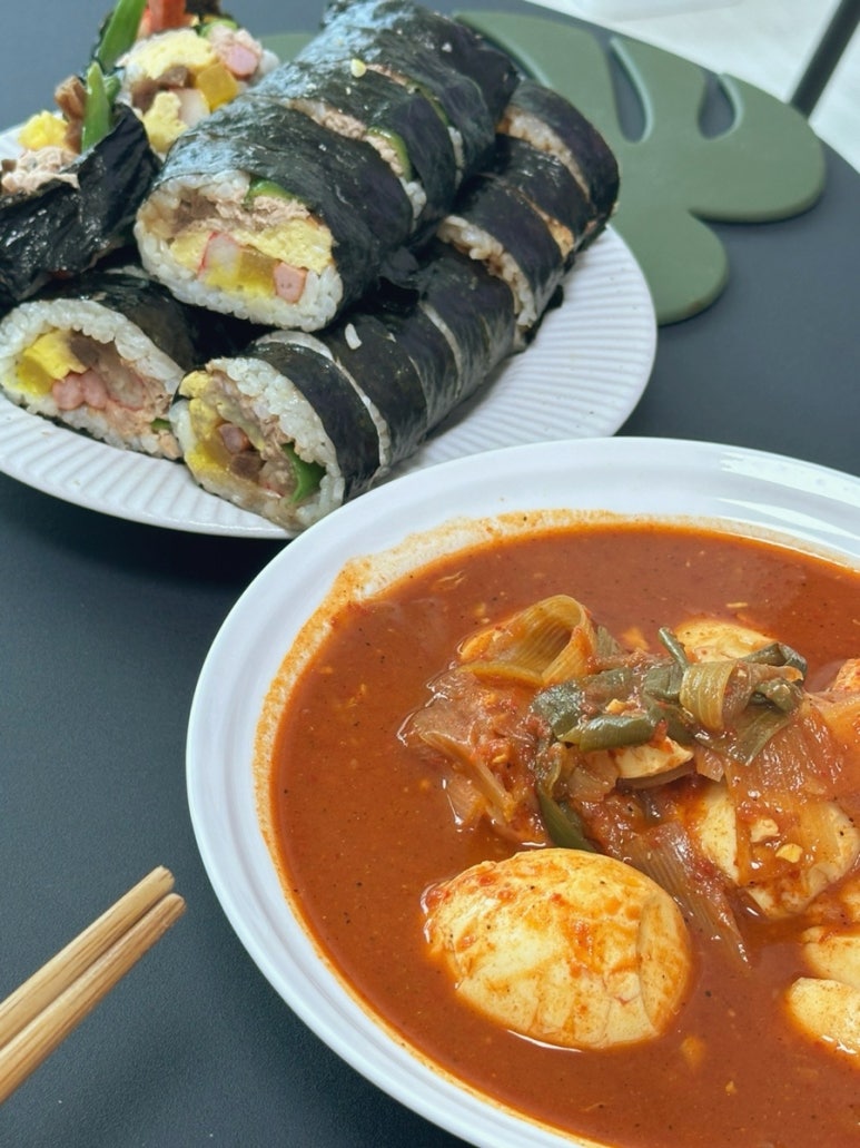 밥풀김밥&라면 이미지
