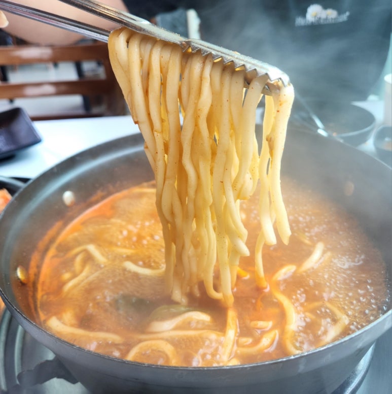정성담은샤브칼국수 이미지