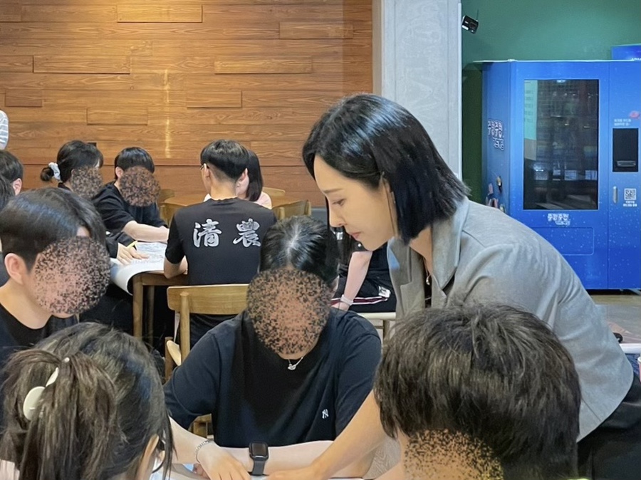 육하원칙엔터테인먼트 이미지