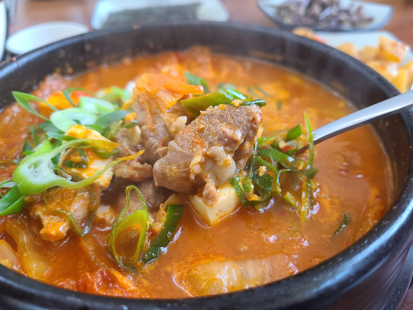 고기듬뿍 김치찌개&김치찜 이미지
