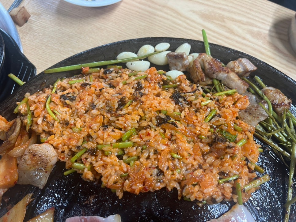 일산미나리솥뚜껑삼겹살 이미지