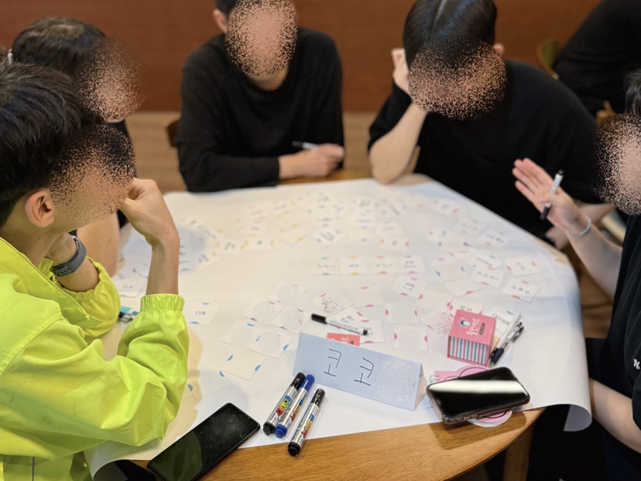 육하원칙엔터테인먼트 이미지