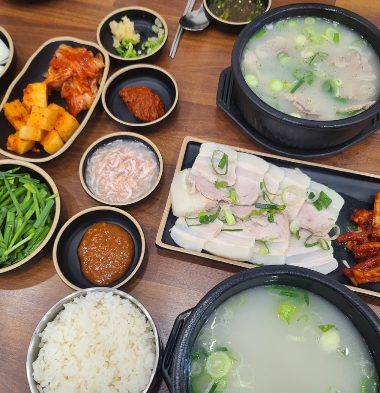촌집돼지국밥 이미지
