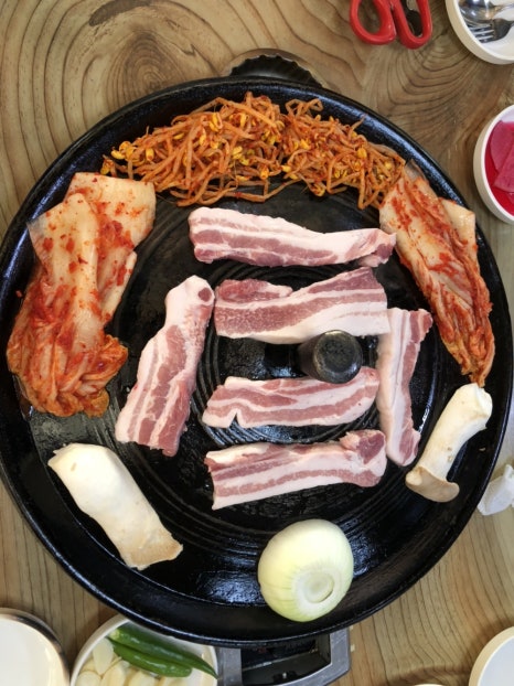 솥뚜껑삼겹살 이미지