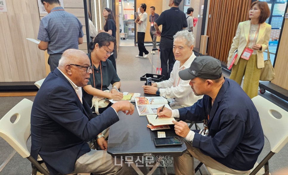 우드테크 이미지