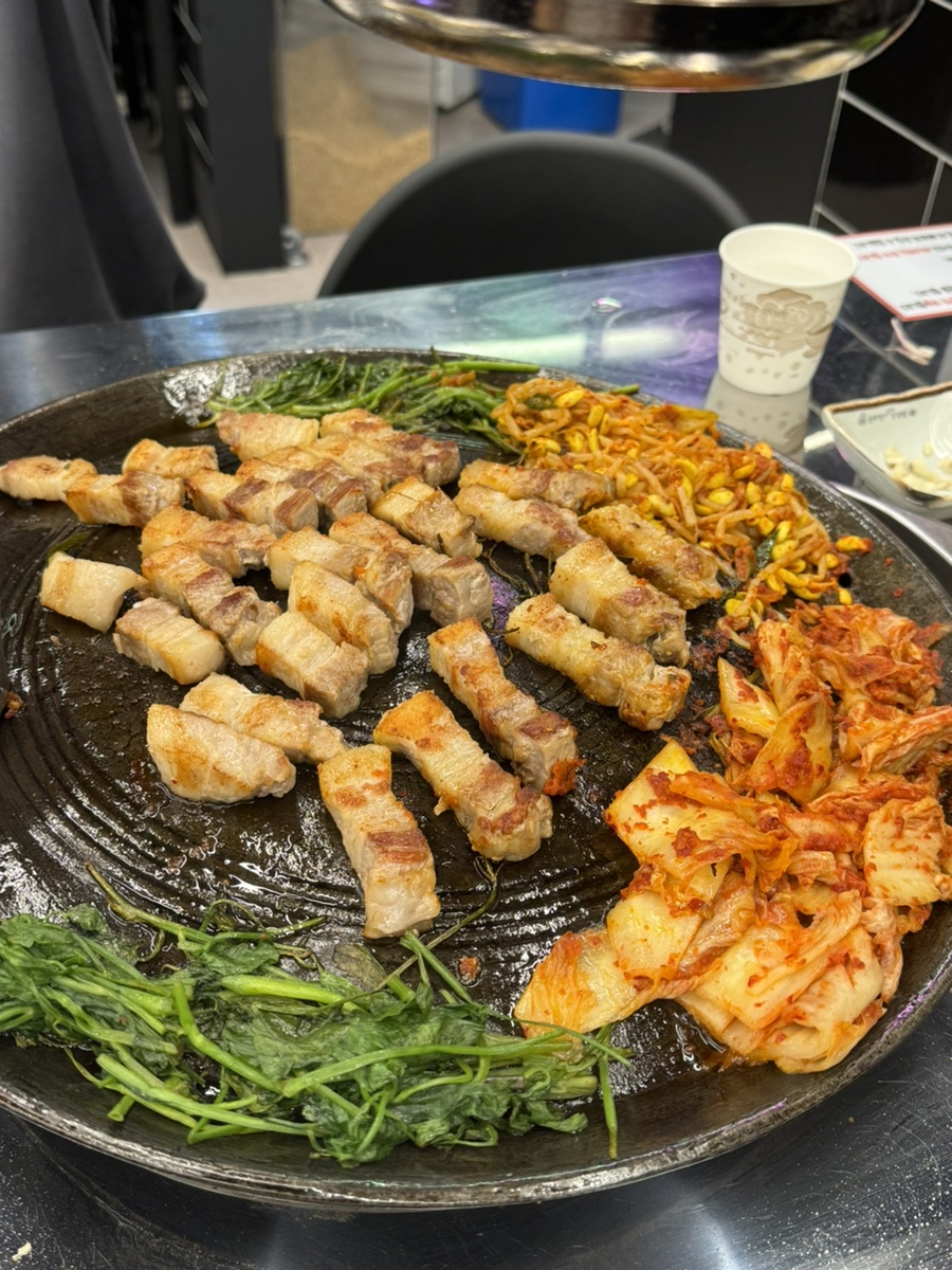 할매솥뚜껑삼겹살 이미지
