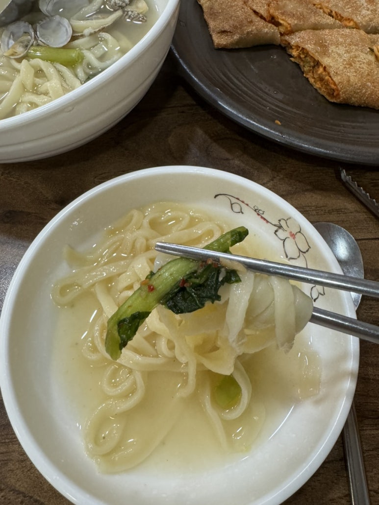 세미바지락칼국수 이미지