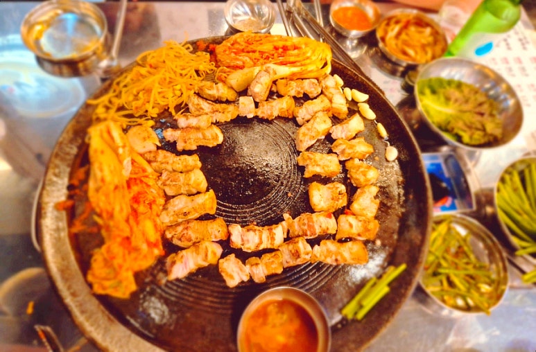 동두천솥뚜껑삼겹살탄현역점 이미지