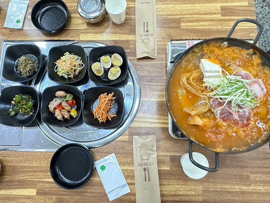 북항숯불뒷고기묵은지찜 이미지