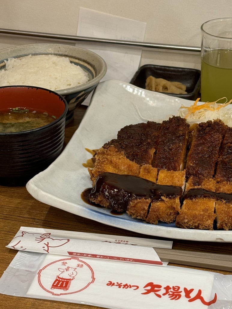 헬로카츠 이미지