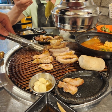 돈에 빠지다 이미지