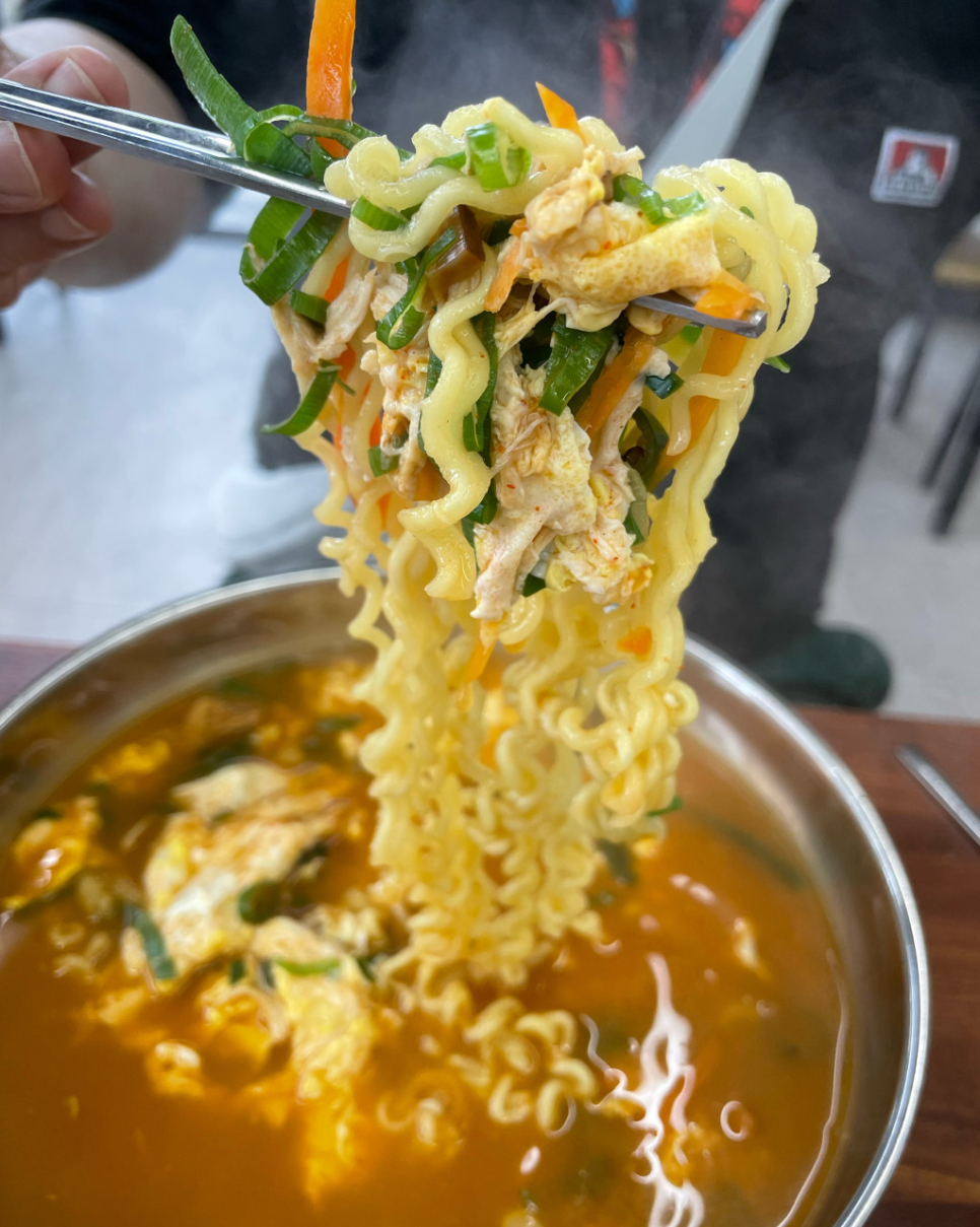 꼼닭칼국수 이미지
