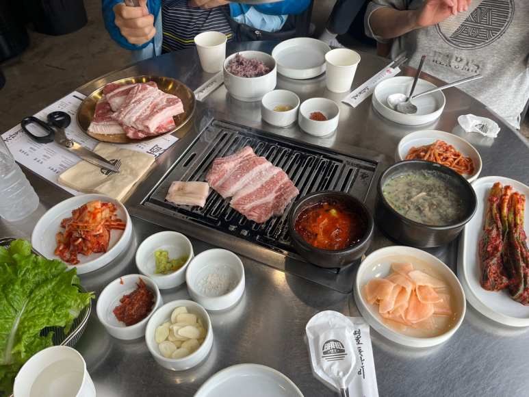 미술관아래 이미지