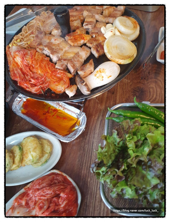 솥뚜껑 이미지