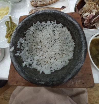 토우영양돌솥밥 이미지