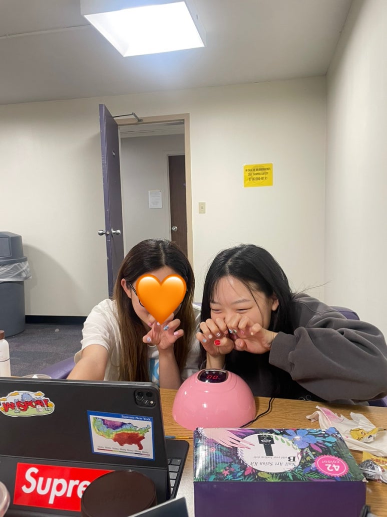채윤 살롱 이미지
