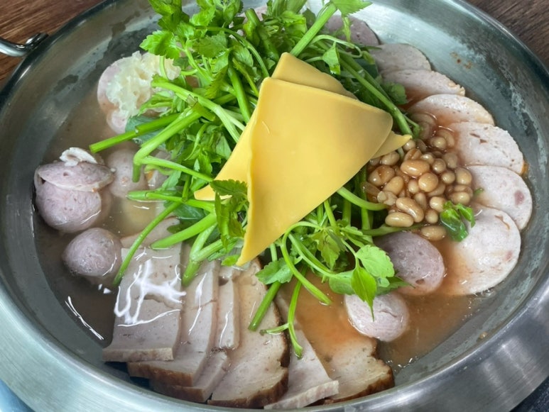 로만델리 부대찌개 이미지