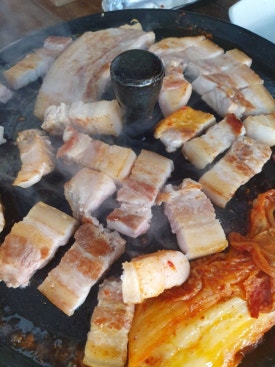 선사솥뚜껑삼겹살 이미지