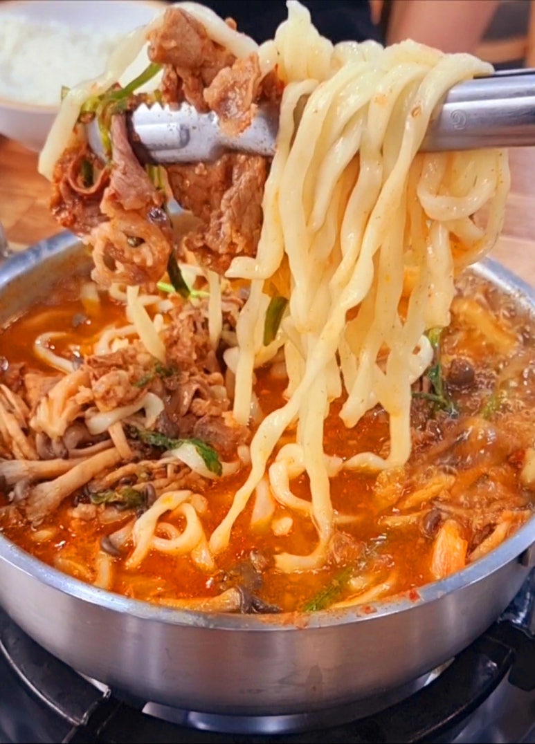 주남얼큰샤브칼국수 이미지
