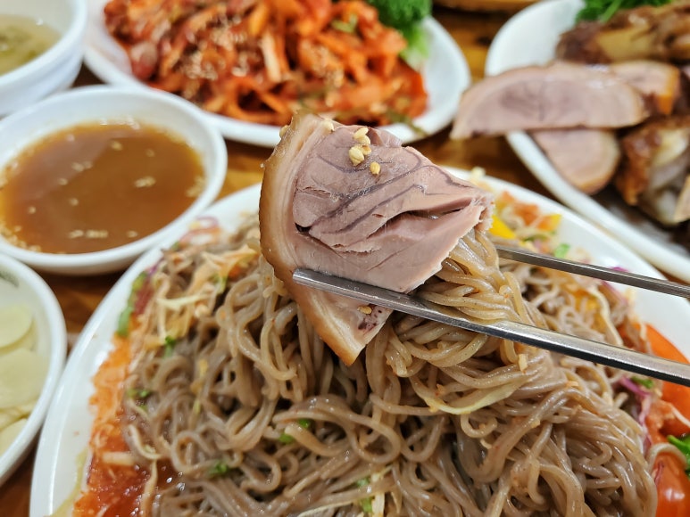 송가네왕족발 이미지