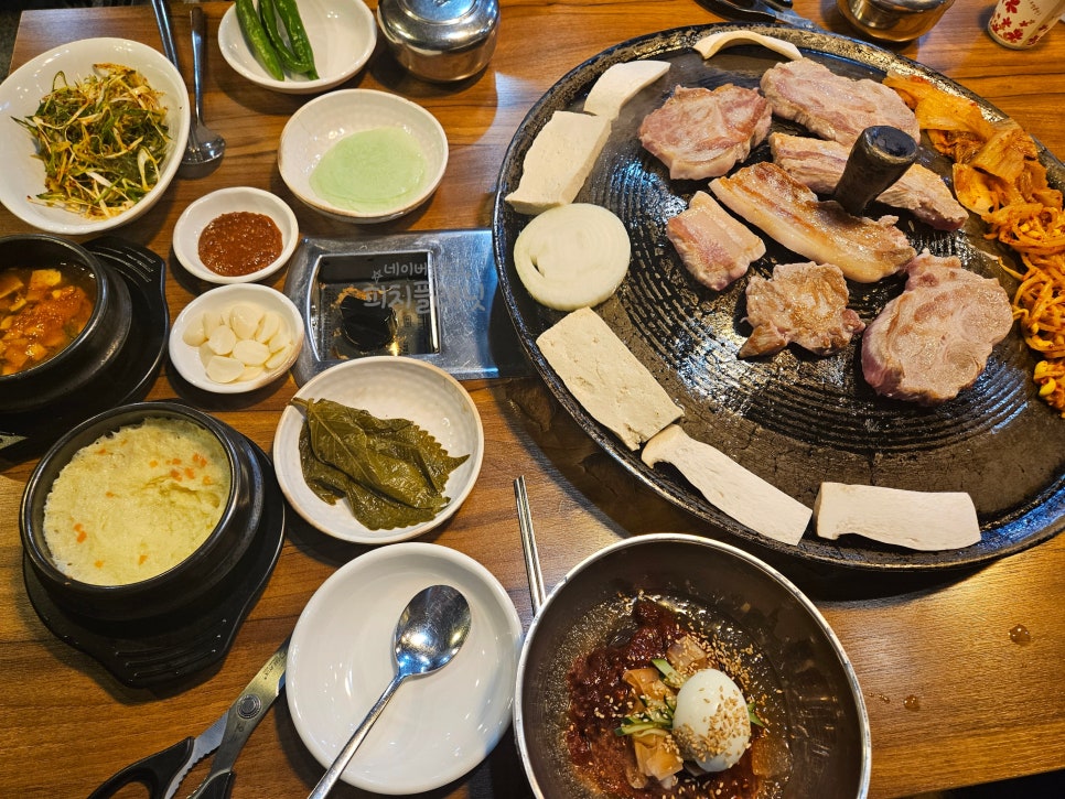 산들마당솥뚜껑삼겹살 이미지