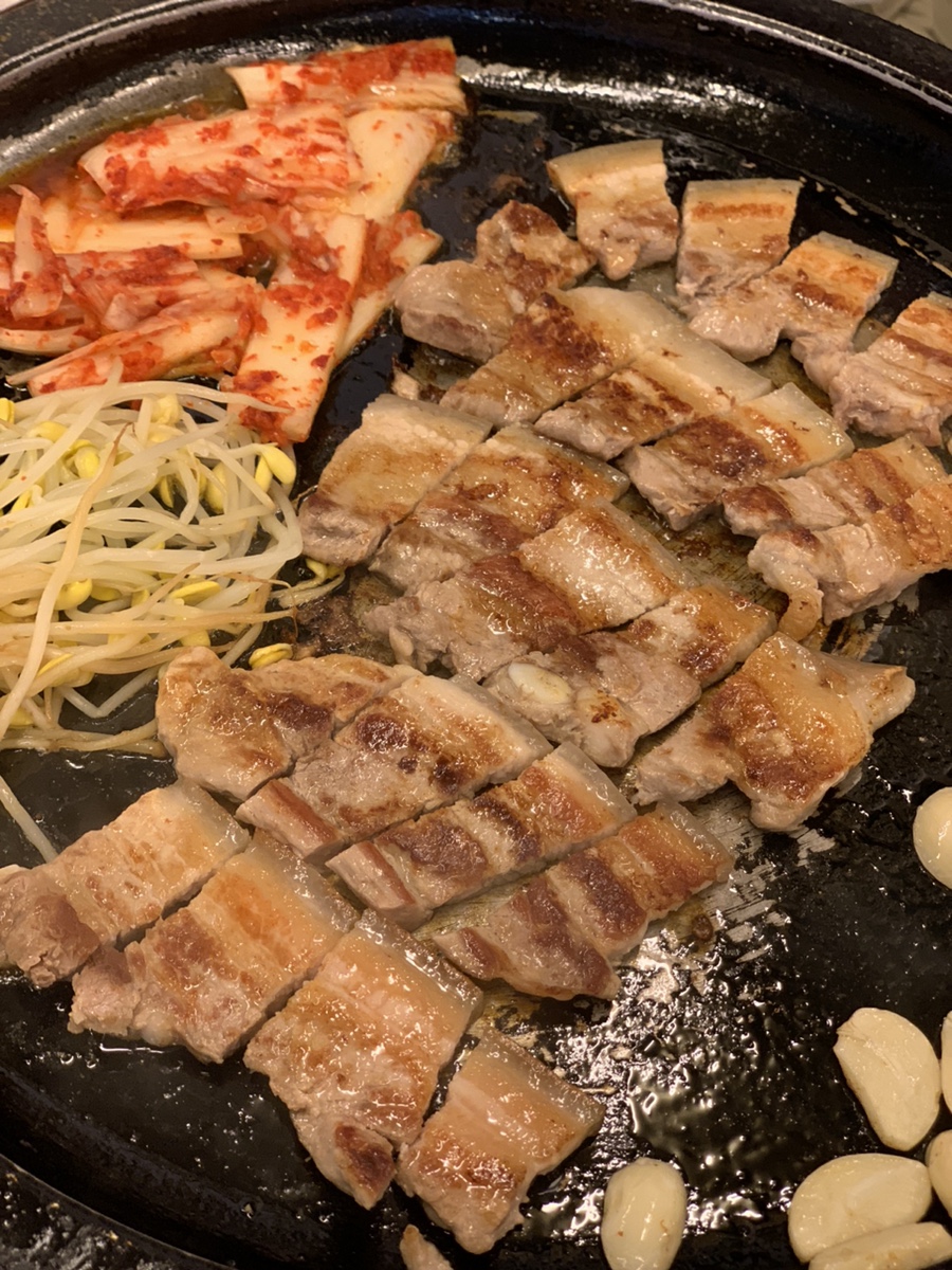 가마솥에생삼겹 이미지