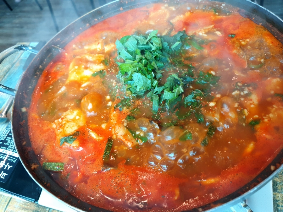 강변매운탕 이미지
