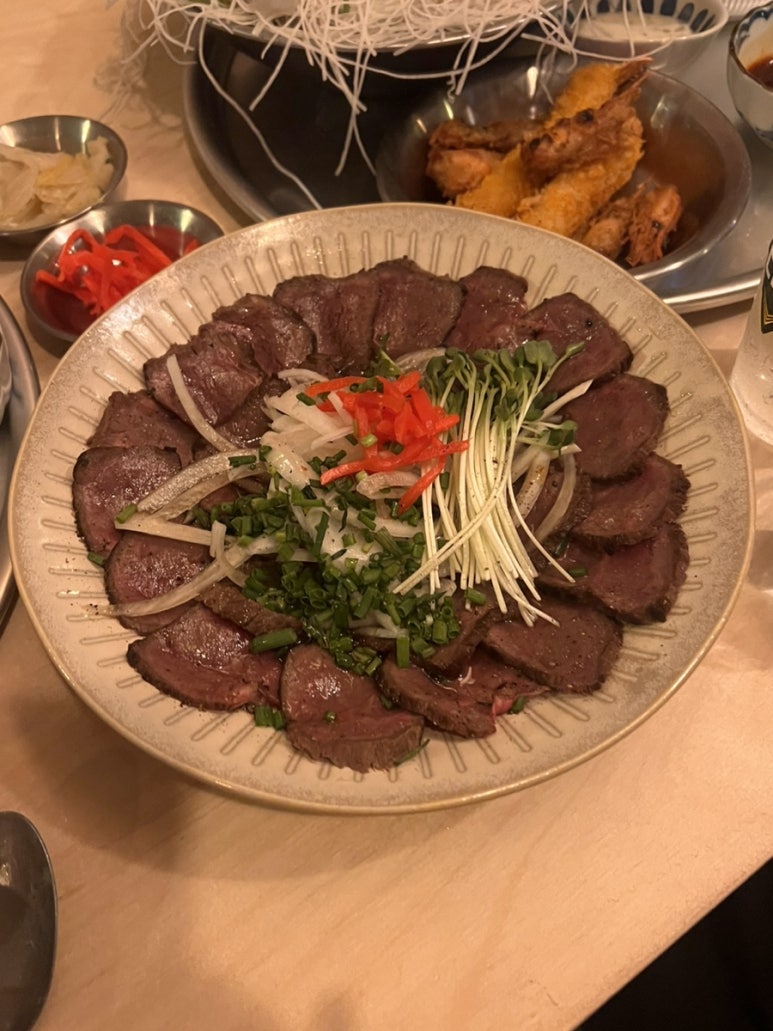 육회랑사시미랑 이미지