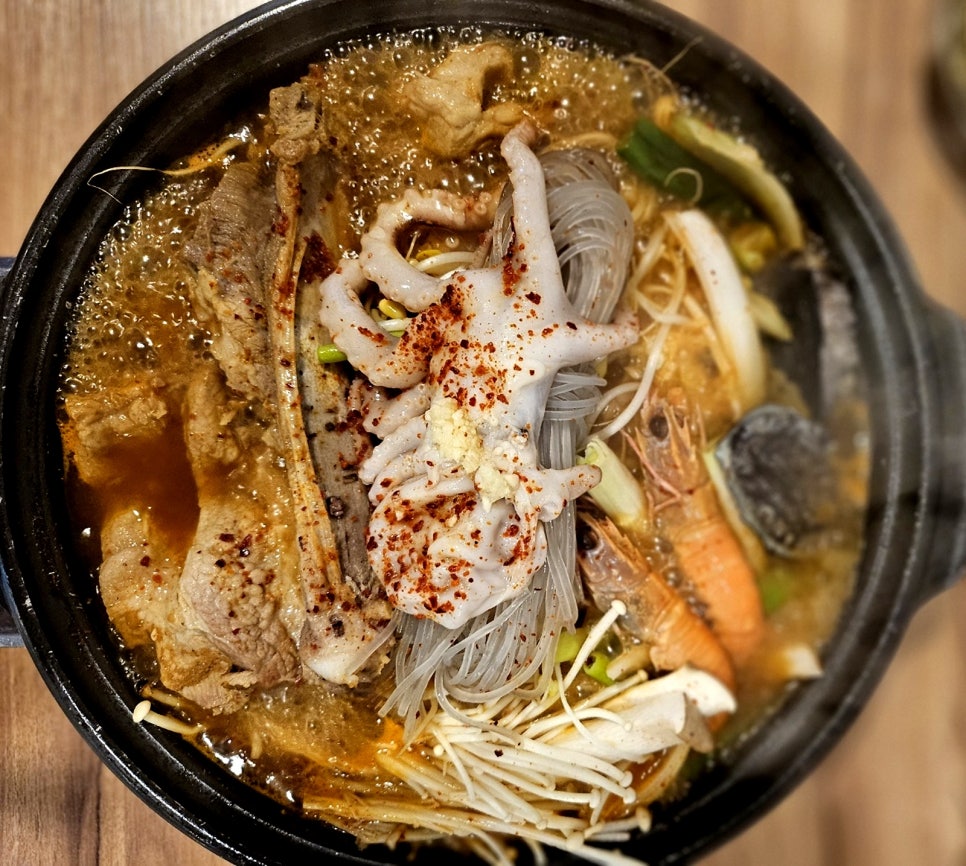 낭쿰낭쿰흑돼지해물갈비전골산방산점 이미지