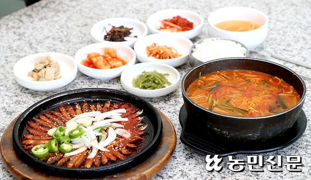금강휴게소 식당 이미지