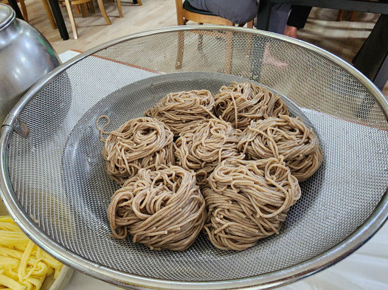 옛날밀국수 이미지