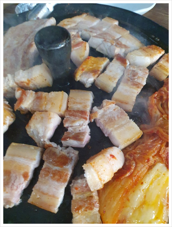 솥뚜껑삼겹살 이미지