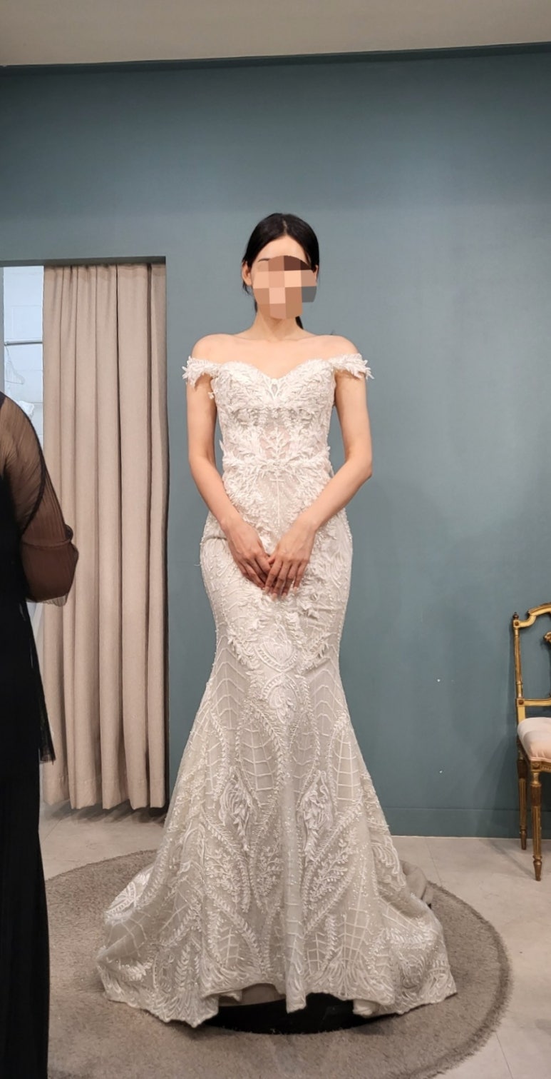 피팅룸에서 입은 모습