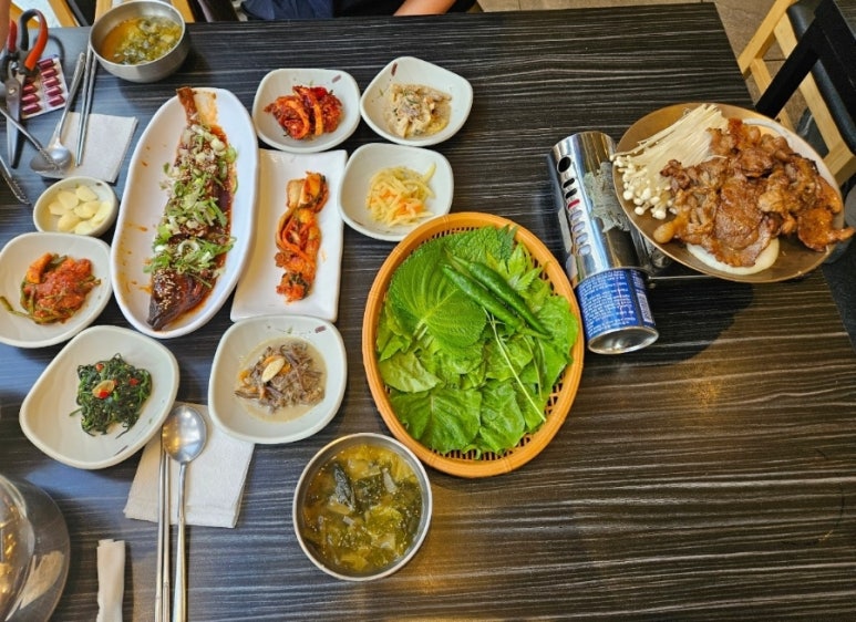 초가삼간숯불갈비 이미지