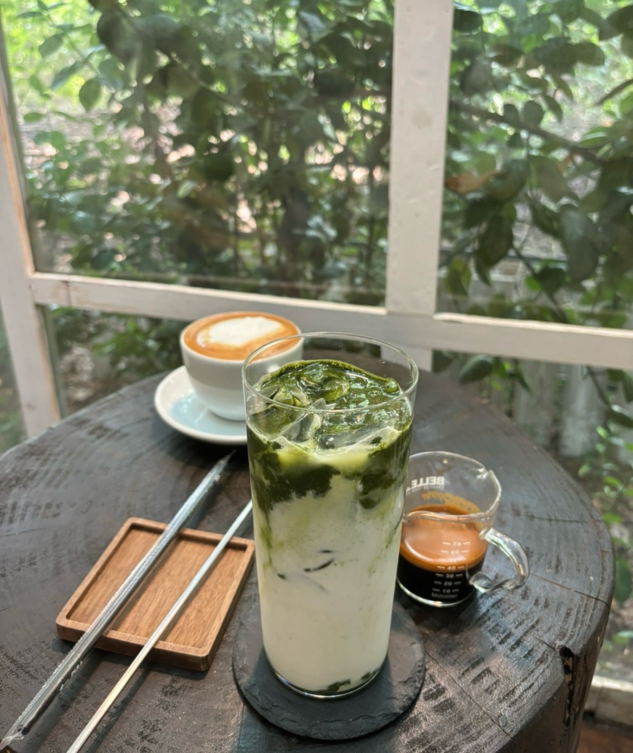 스프링폴카페 이미지
