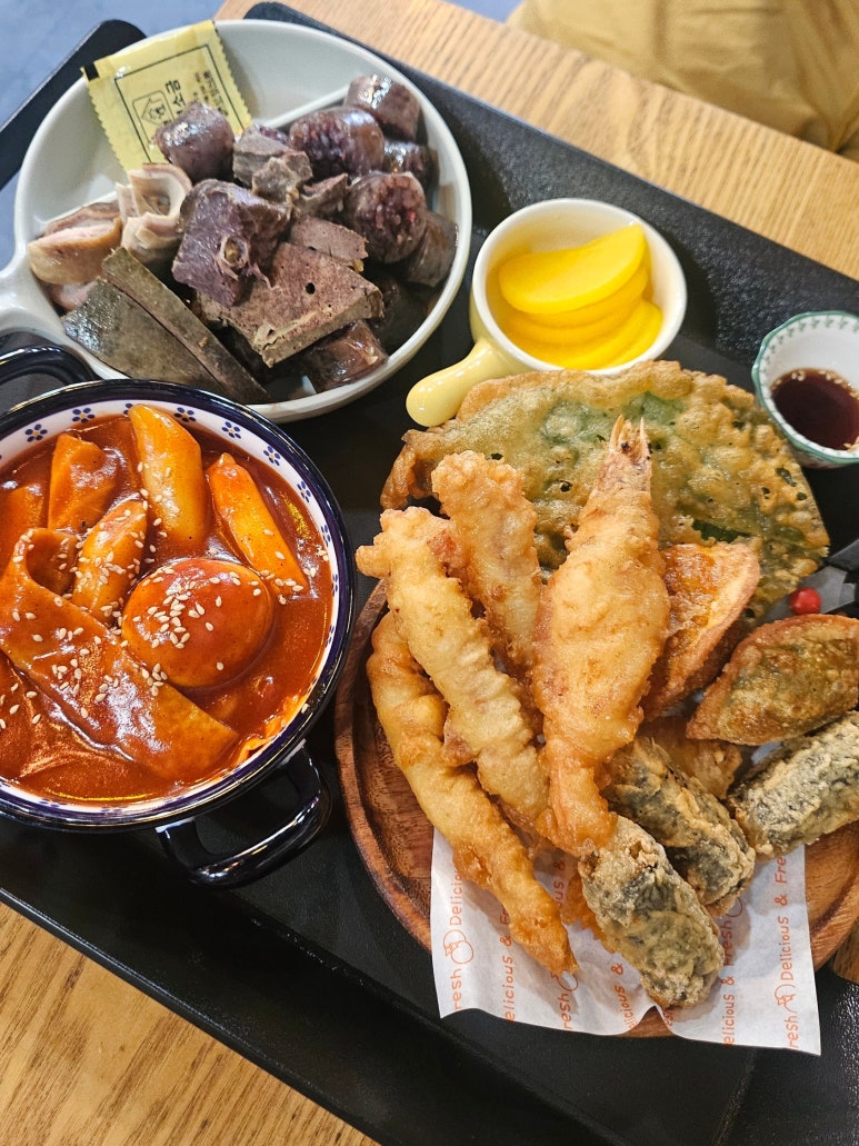 분식집에하숙하는붕어빵 이미지