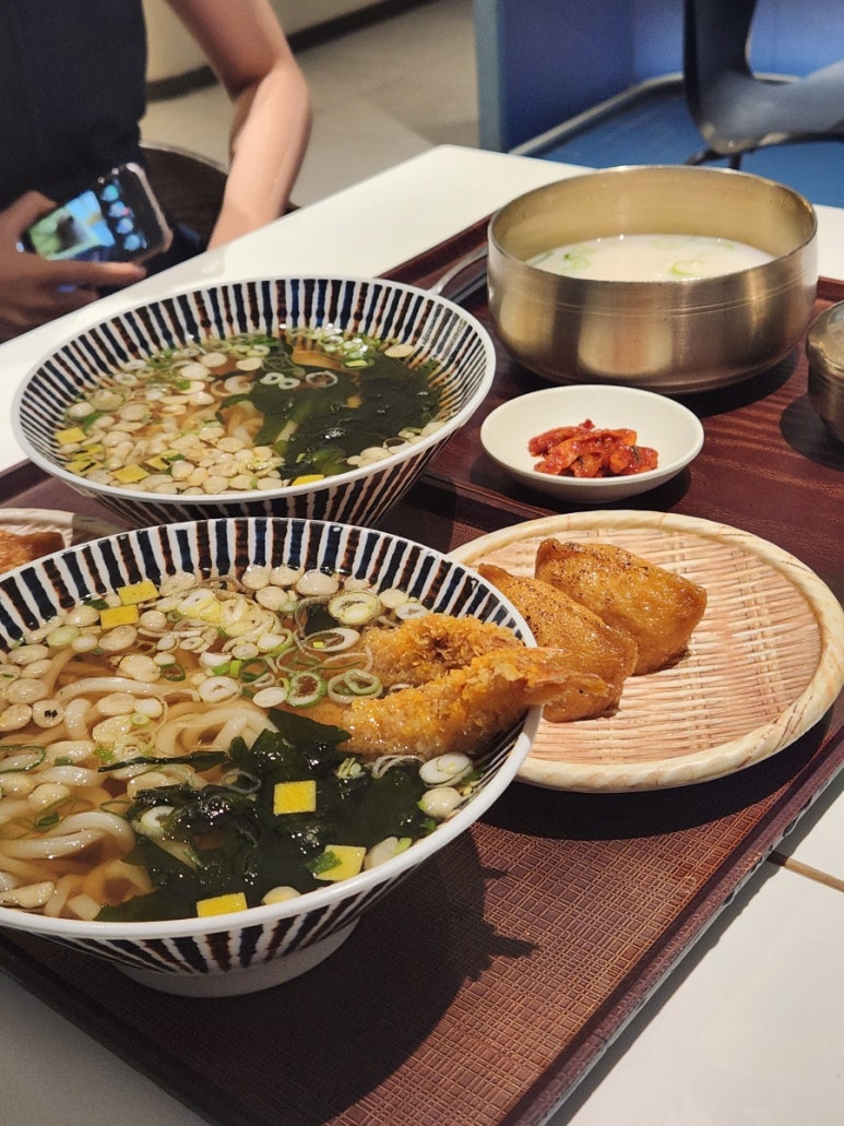 빌라드샬롯카페제주공항점 이미지