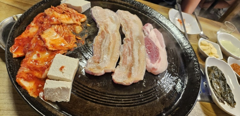 엄마밥집솥뚜껑 이미지