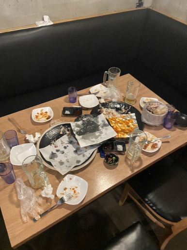 담장을 넘은 까닭 이미지