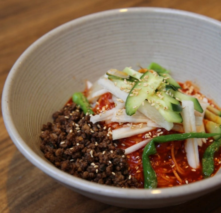 꽈리칼국수 이미지