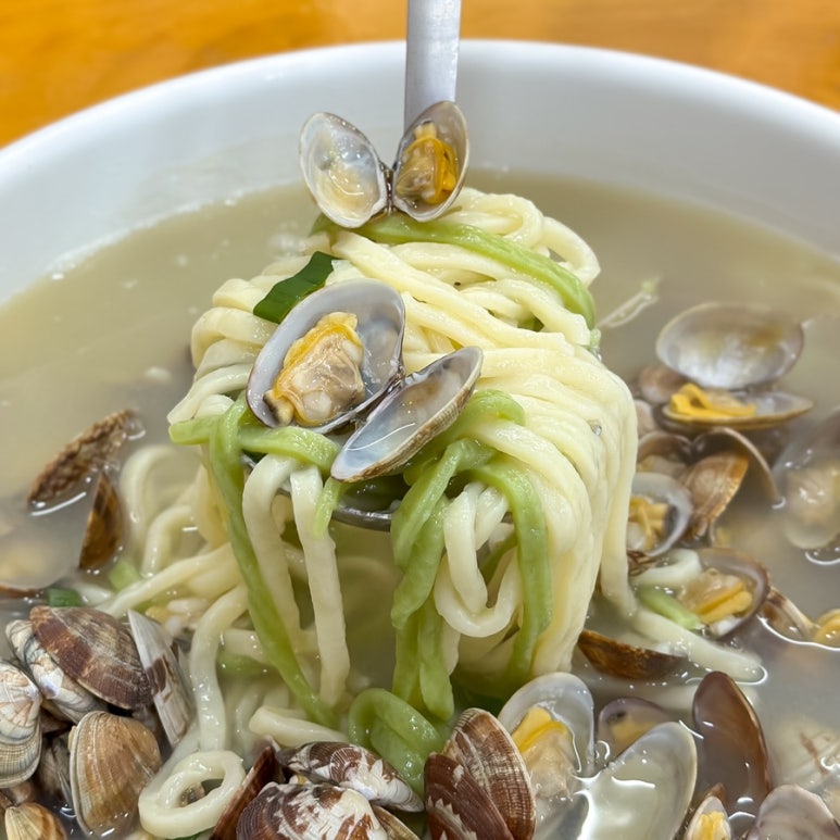 바지락칼국수 이미지