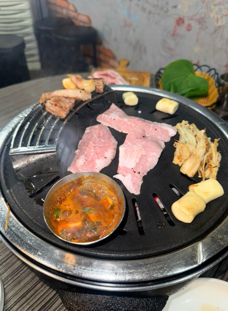 소주한잔돼지 이미지