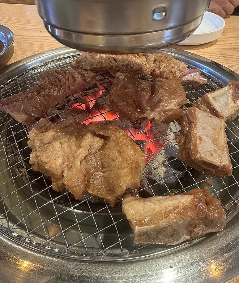 돈돈멍석숯불갈비 이미지