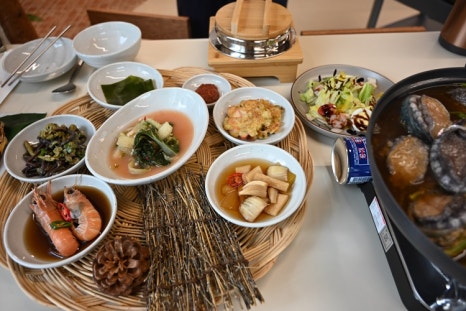 원조 초가집 이미지